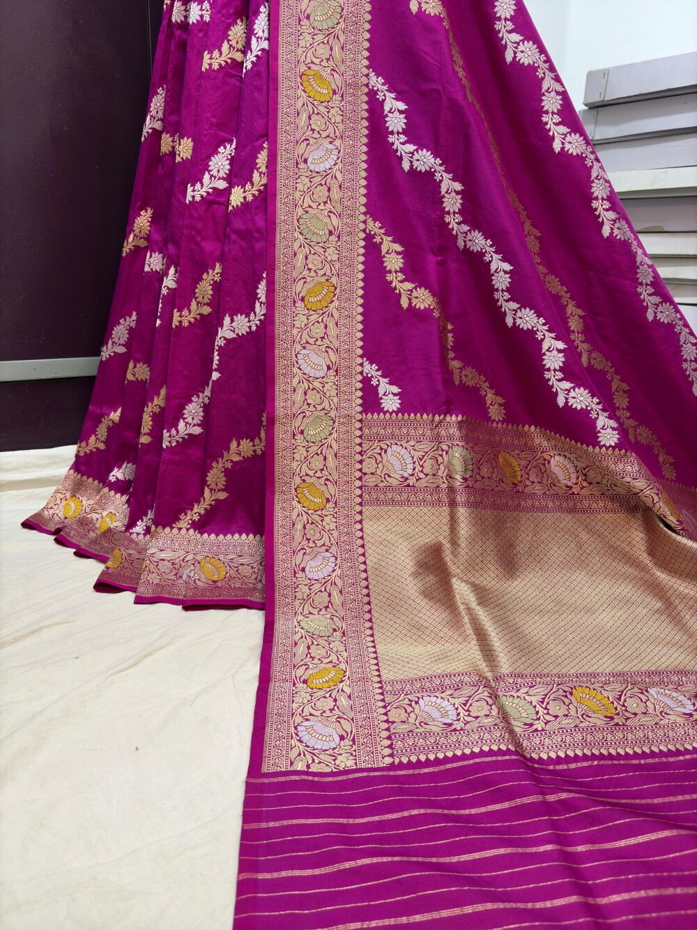 majanta pure katan silk banarasi handloom handwoven kadhwa jangla sarees