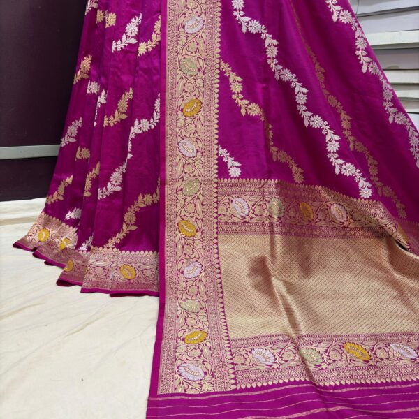 majanta pure katan silk banarasi handloom handwoven kadhwa jangla sarees