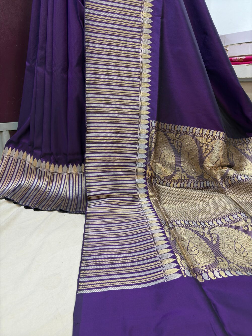 deep purple katan silk banarasi handloom handwoven kadhwa bowder with plan body sarees