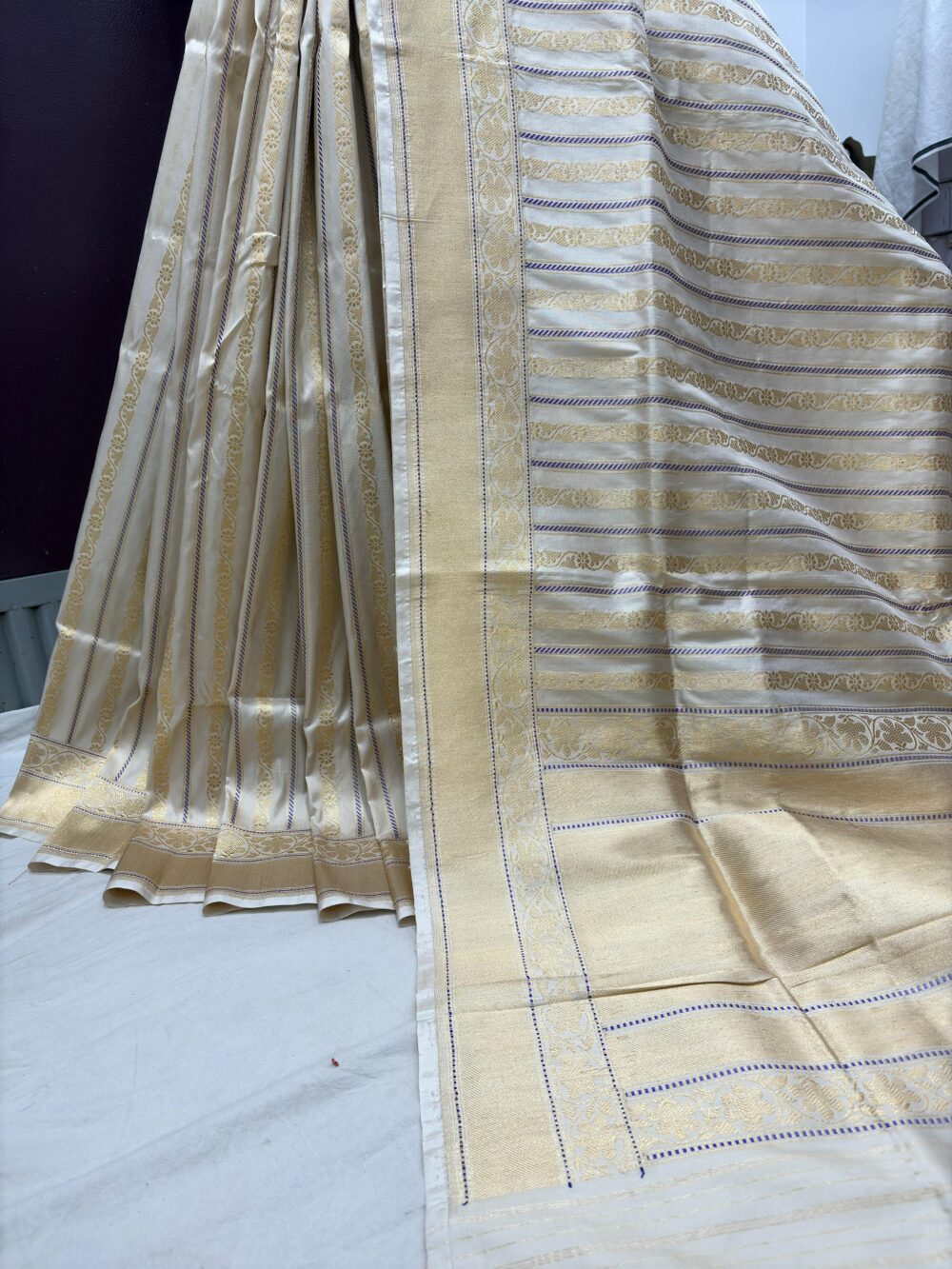 half white pure katan silk banarasi handloom handwoven kadhwa sarees