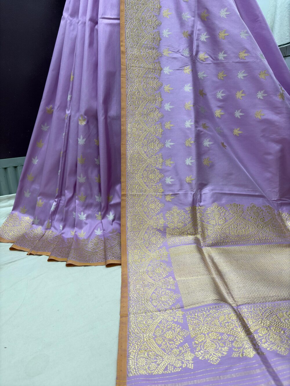 lavendar pure katan silk banarasi handloom handwoven kadhwa sarees