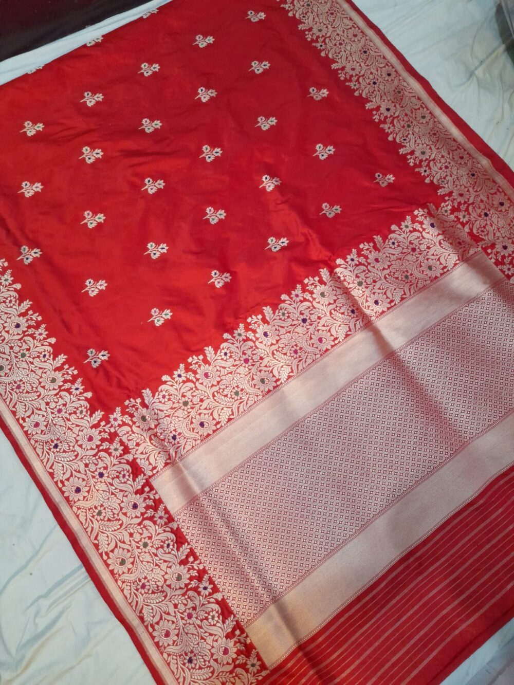 red pure katan silk banarasi handloom handwoven kadhwa saress - Image 2