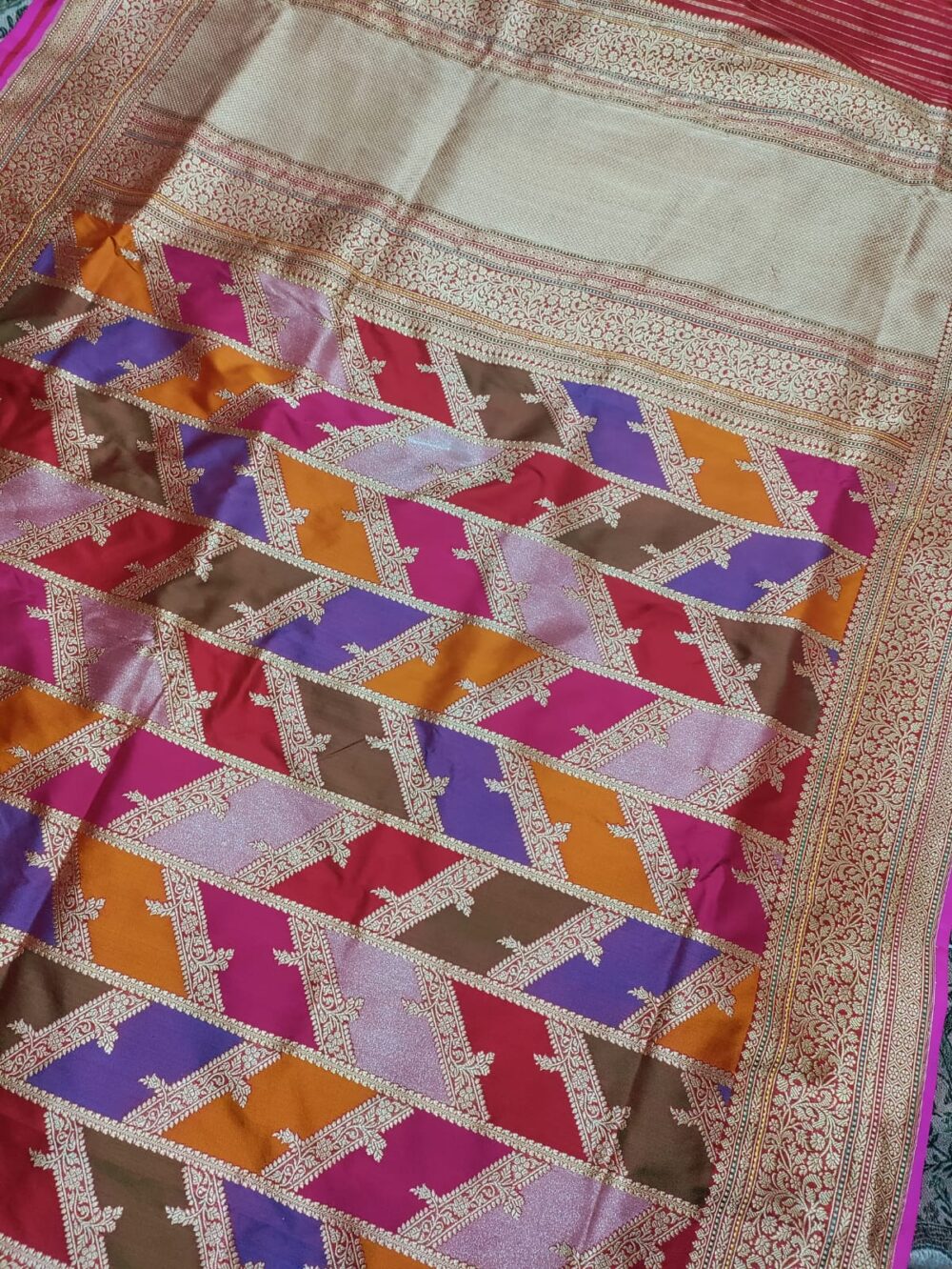 red rangkat pure katan silk banarasi handloom handwoven kadhwa sarees - Image 2