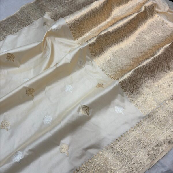 off white pure katan silk banarasi handloom handwoven kadhwa sarees