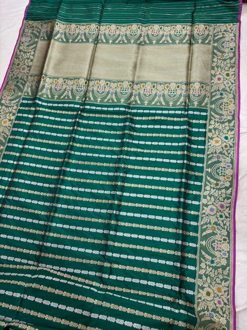green pure katan silk banarasi handloom handwoven kadhwa sarees - Image 2
