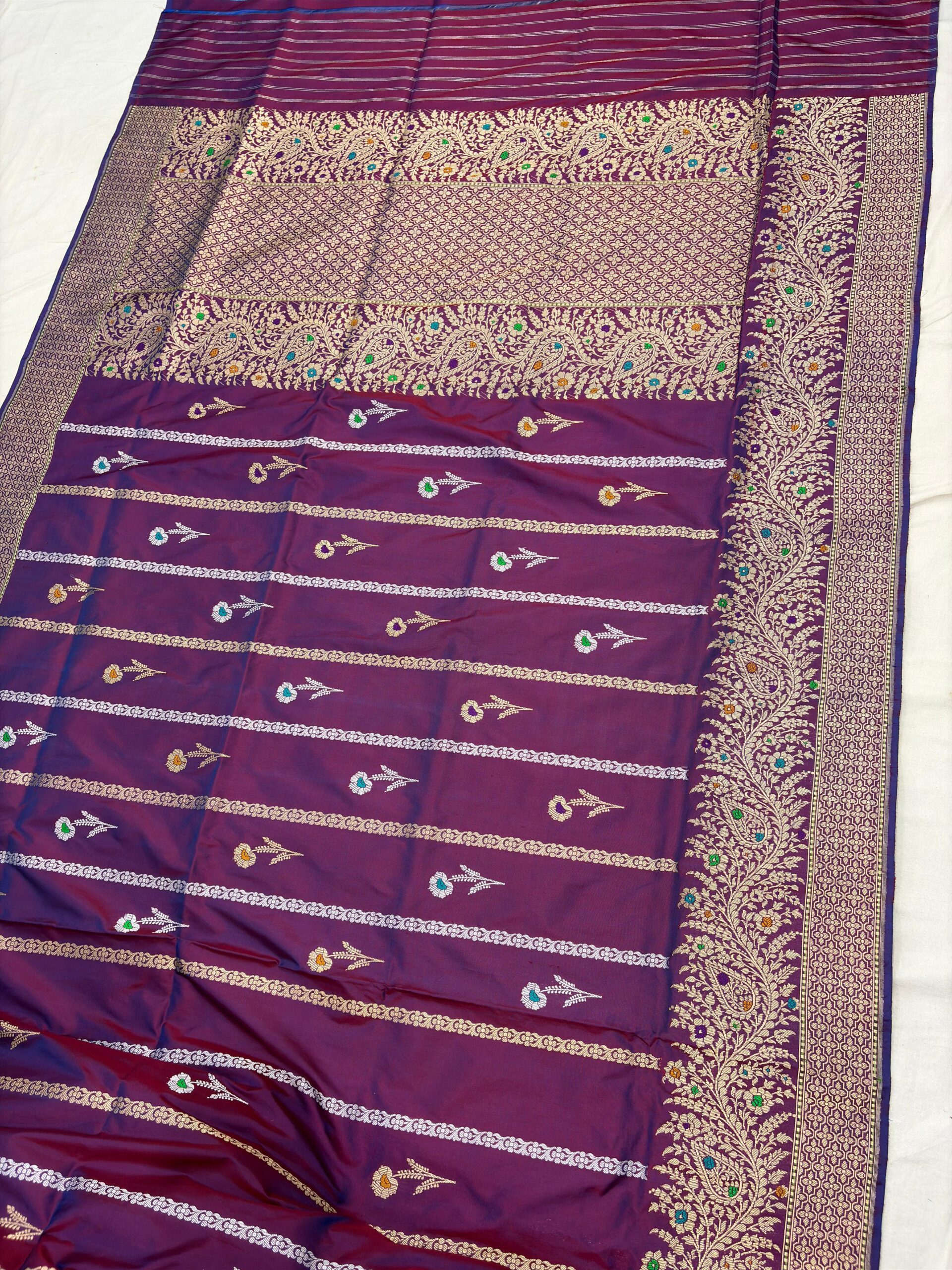 maroon pure katan silk banarasi handloom handwoven kadhwa sarees - Image 2
