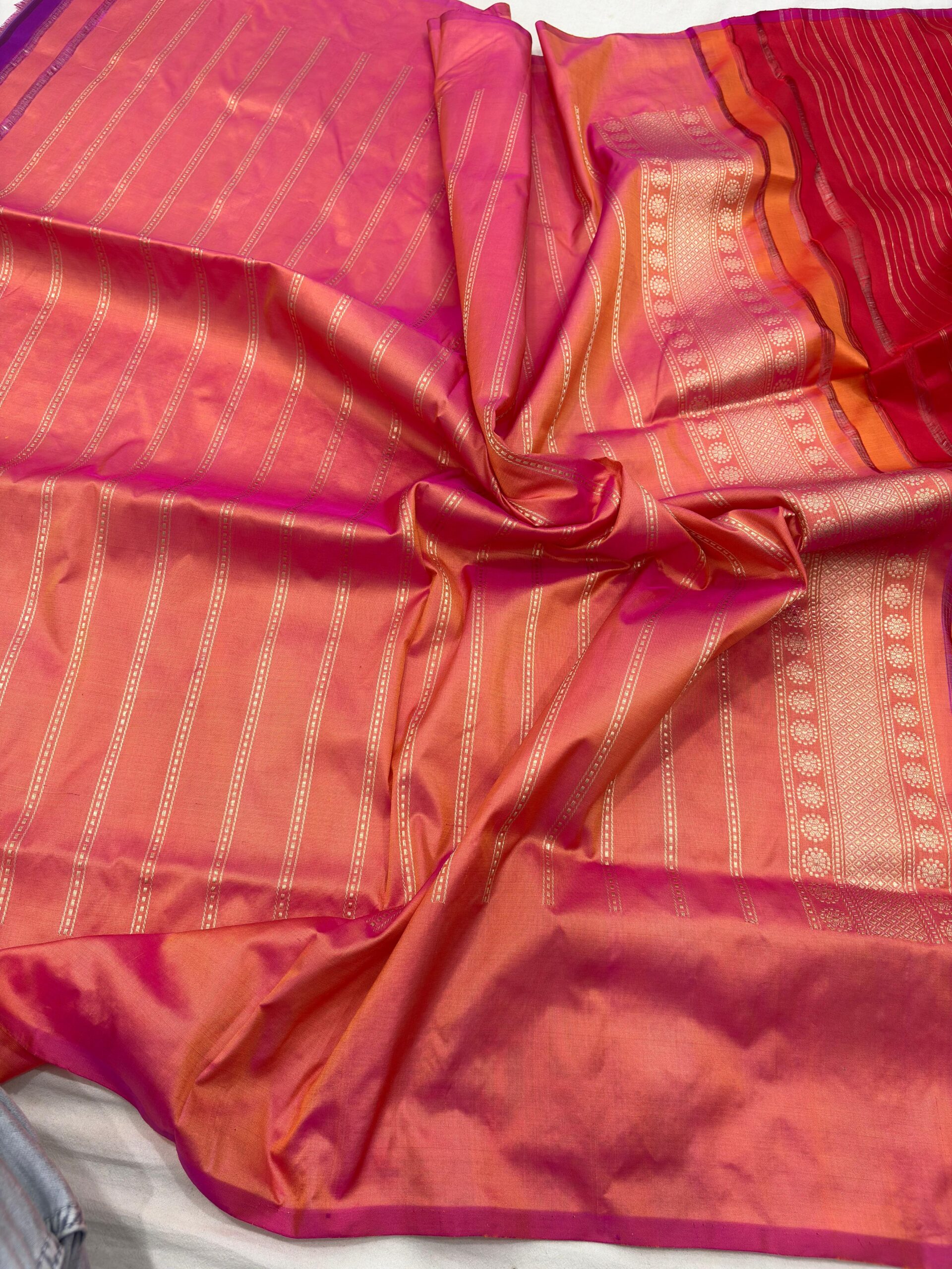 red pure katan silk banarasi handloom handwoven kadhwa sarees - Image 3