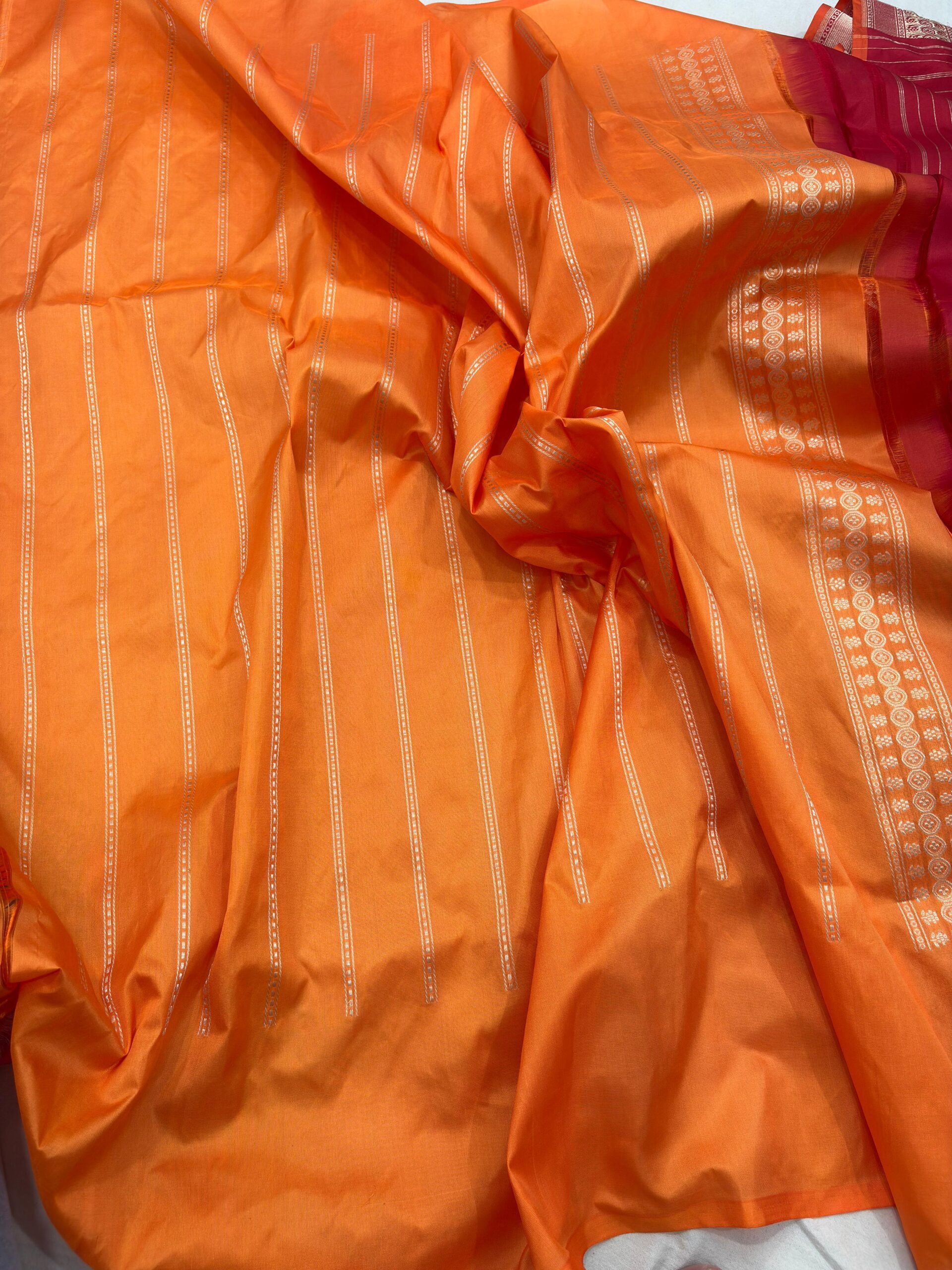 red pure katan silk banarasi handloom handwoven kadhwa sarees - Image 3