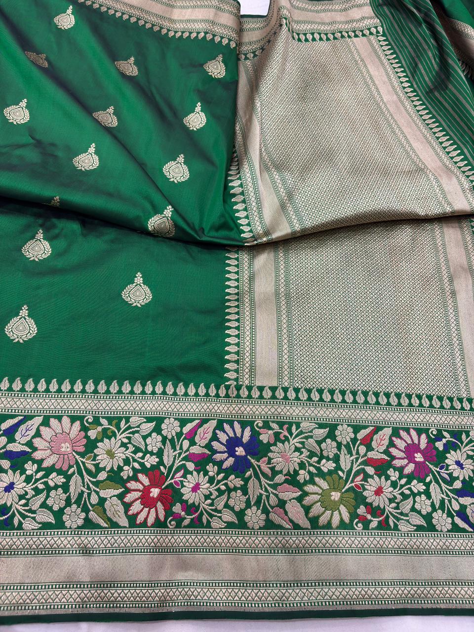 green pure katan silk banarasi handloom handwoven kadhwa sarees, - Image 2