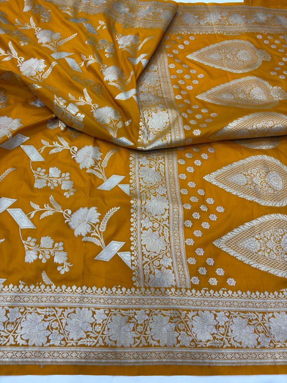 pure banarasi silk jaal saree gold colour - Image 2