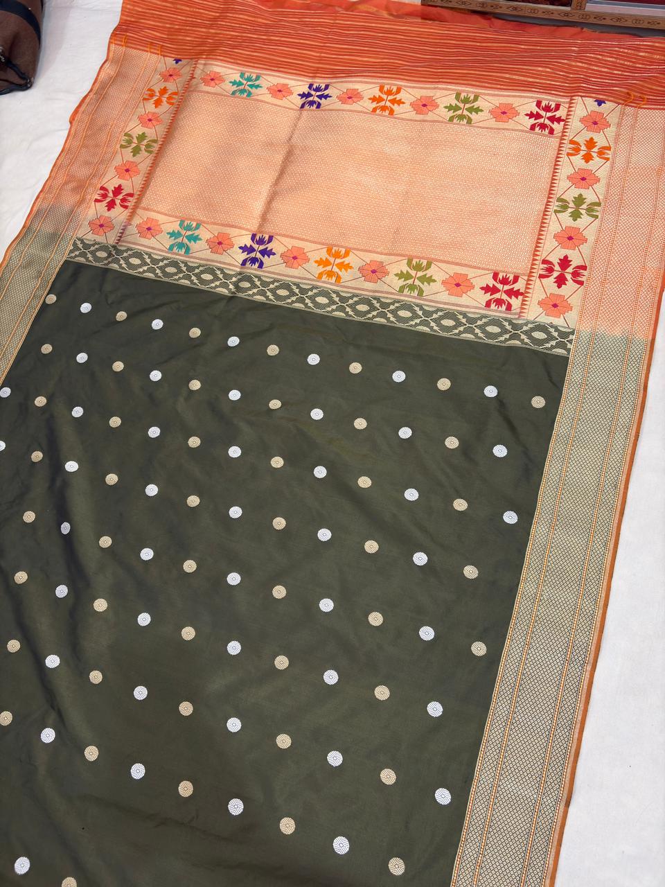Mehndi Green Pure Katan Silk Banarasi Handloom Handwoven Kadhwa Sarees