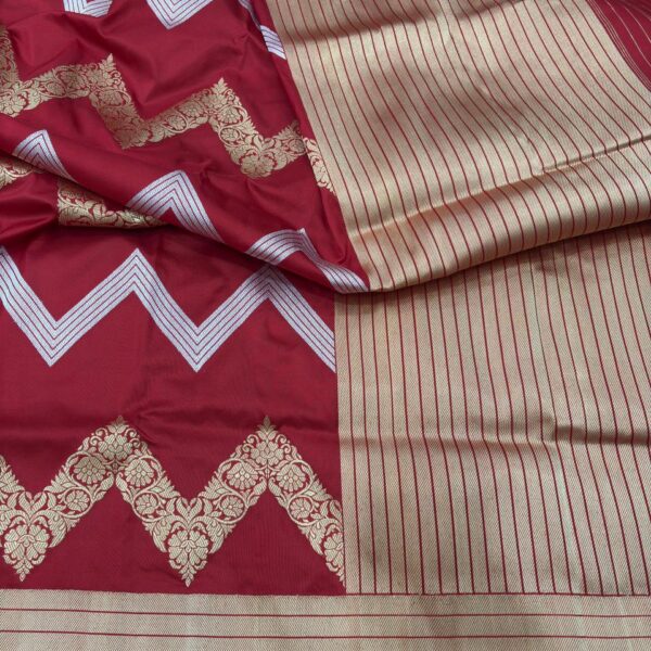 Red Pure Katan Silk Banarasi Handloom Handwoven Kadhwa Jangla Sarees