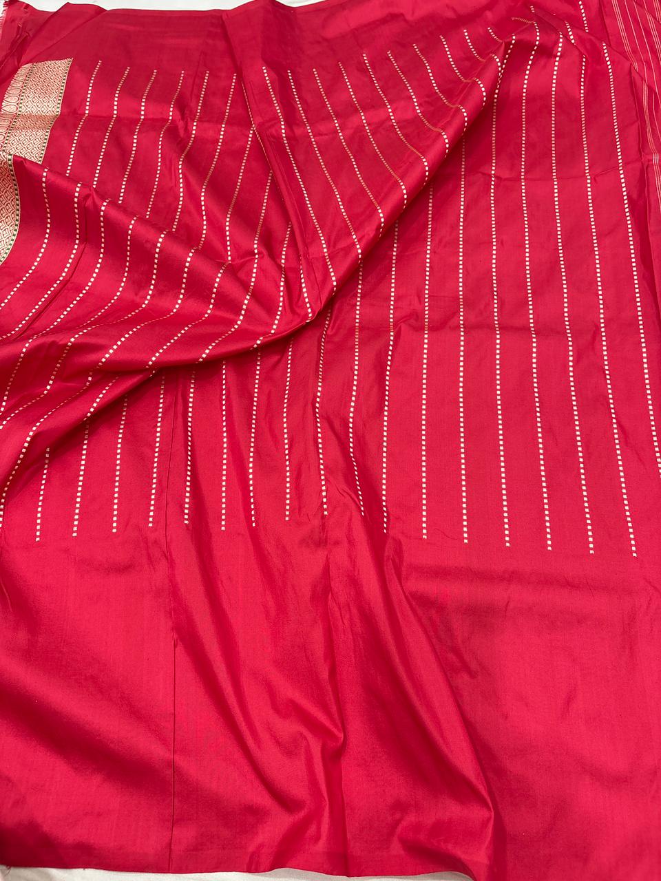 Red Pure Katan Silk Banarasi Handloom Handwoven Kadhwa Sarees - Image 3