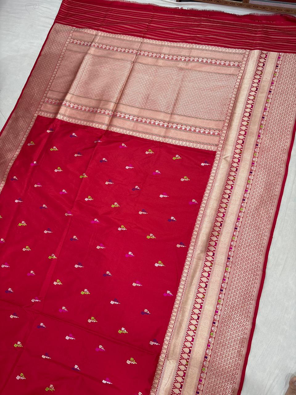 Red Pure Katan Silk Banarasi Handloom Handwoven Kadhwa Sarees - Image 2
