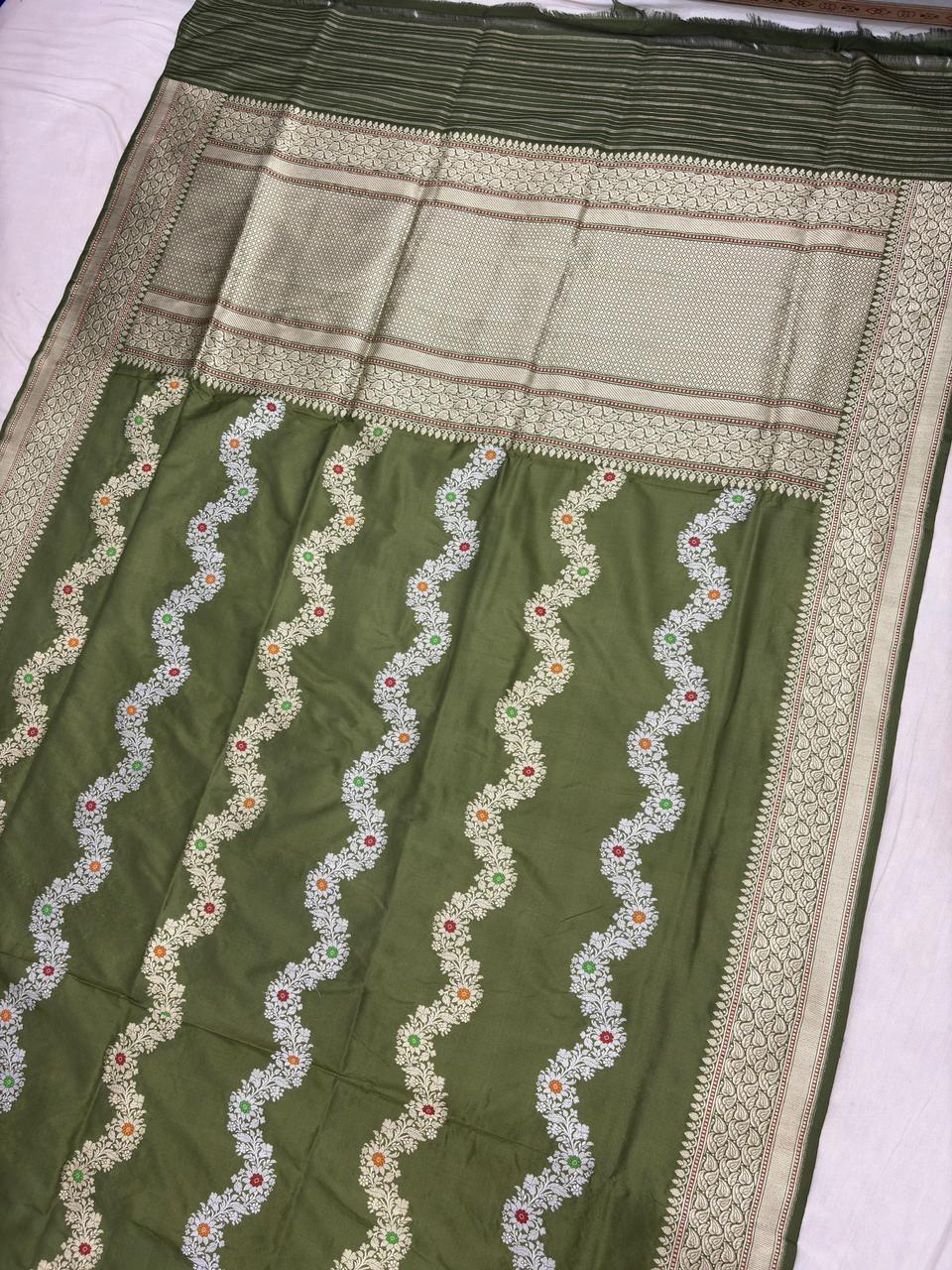 stunnig gray pure katan silk banarasi handloom handwoven kadhwa pathani sarees stunnig gray pure katan silk banarasi handloom handwoven kadhwa pathani sarees