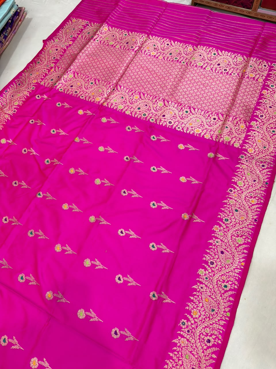 Beautiful Rani pink Pure katan Silk Banarasi Handloom Handwoven Kadhwa Sarees - Image 2