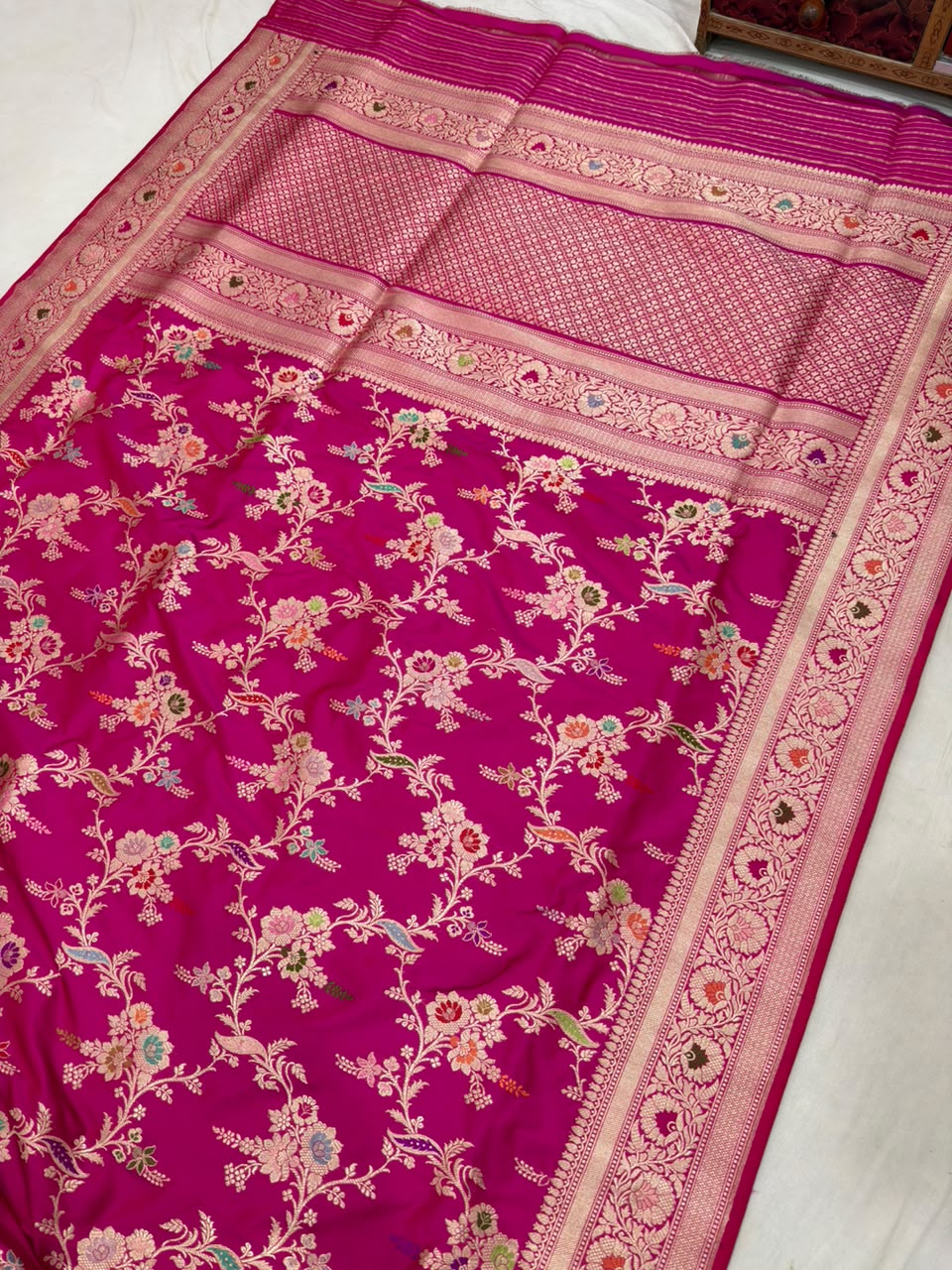 Beautiful Rani Pink Pure katan Silk Banarasi Handwoven Kadhwa Sarees, - Image 2